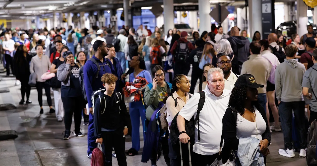 3-hour security queues? Closed airports? What to know about TSA and the shutdown