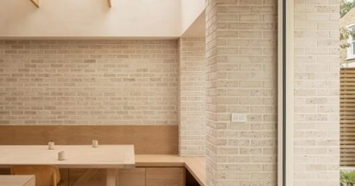 Proctor & Shaw uses limestone bricks for "powerfully tranquil" extension in London