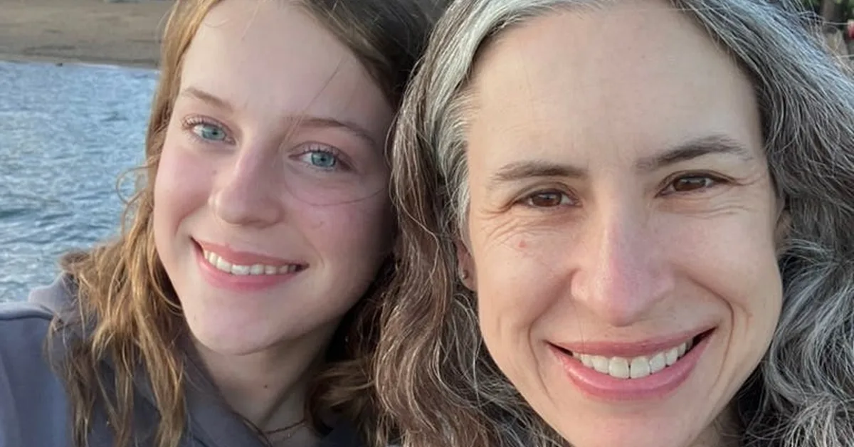 I'm anxious about my daughter's college applications, so I'm often nagging her. I'm now trying to save our relationship.