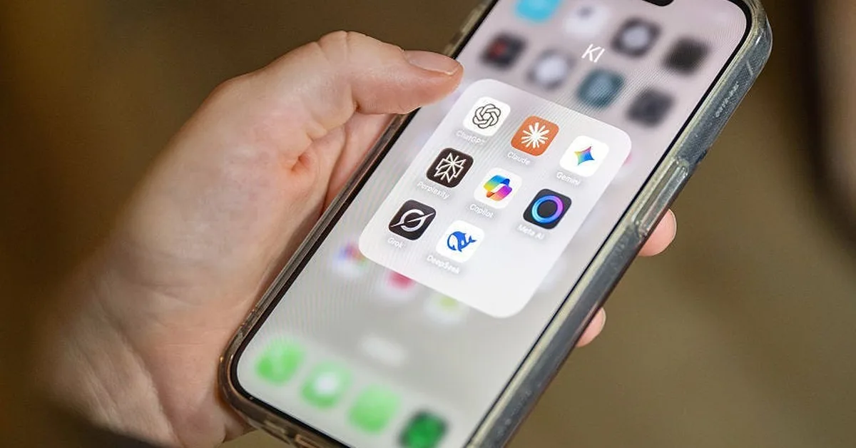 Claude hits No. 1 on App Store as ChatGPT users defect in show of support for Anthropic's Pentagon stance