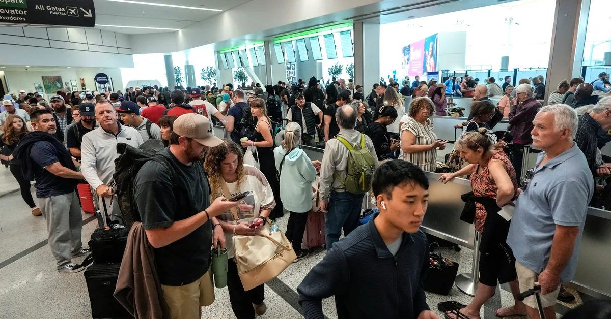 Here's how to check TSA wait times before your flight
