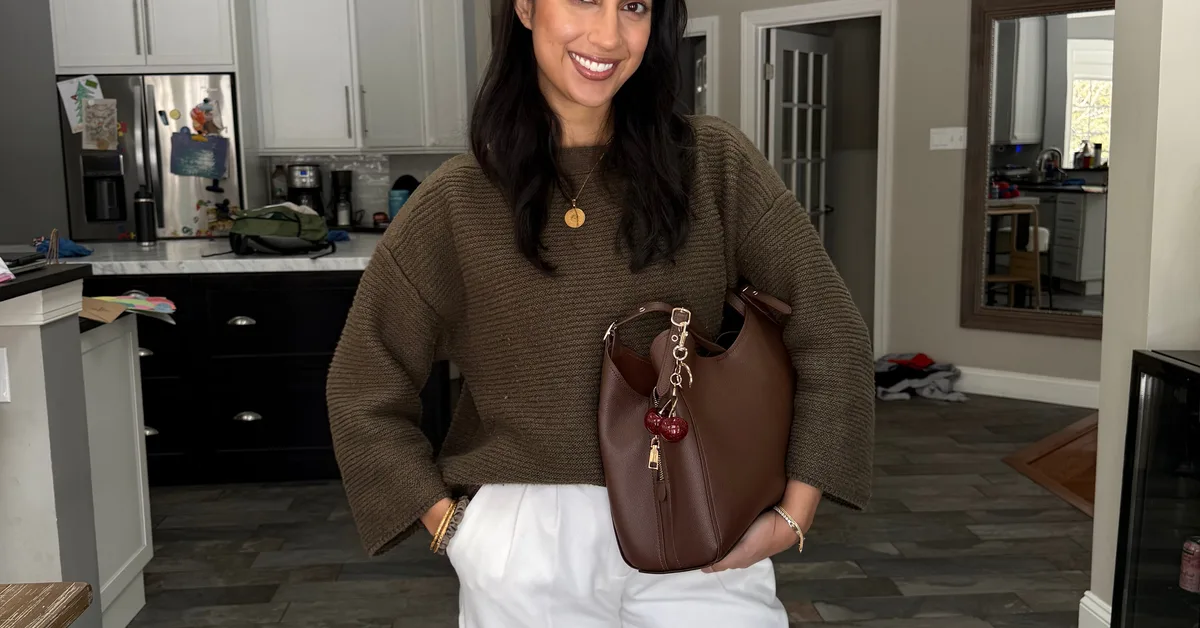 I'm a Google manager who gets fully dressed for work - even at home. It's made me more successful.