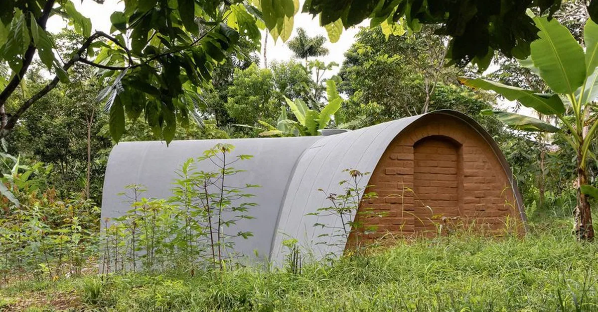 Al Borde Arquitectos uses adobe for "biosecure" laboratory in Ecuador