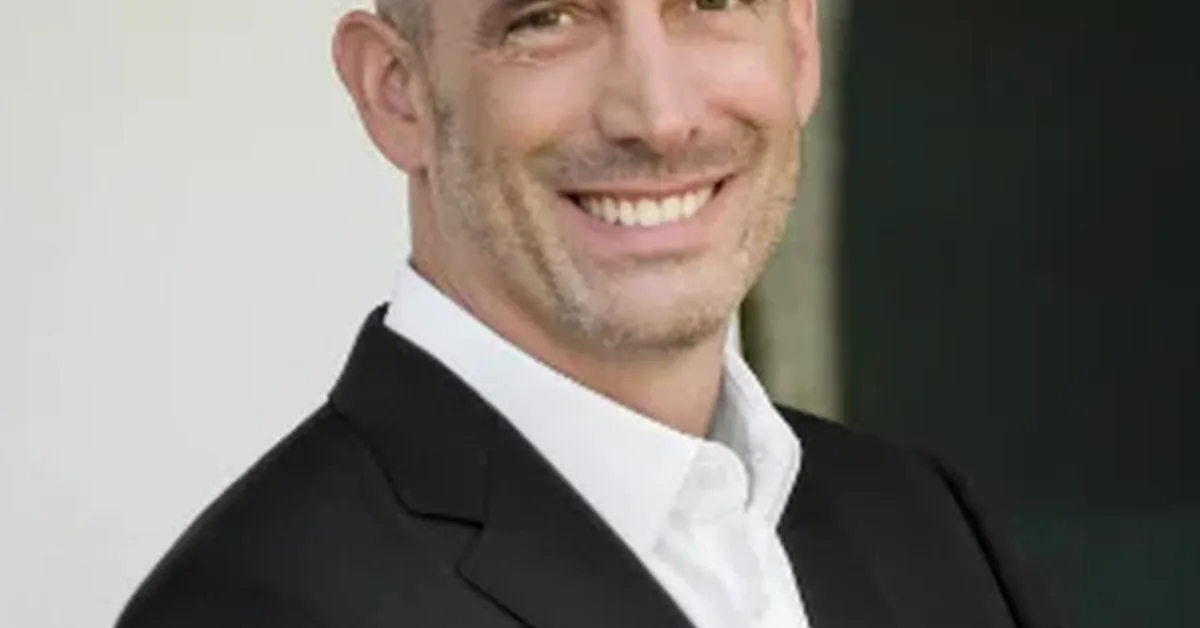 6 deal-saving business & negotiation strategies from a $1.7 billion broker