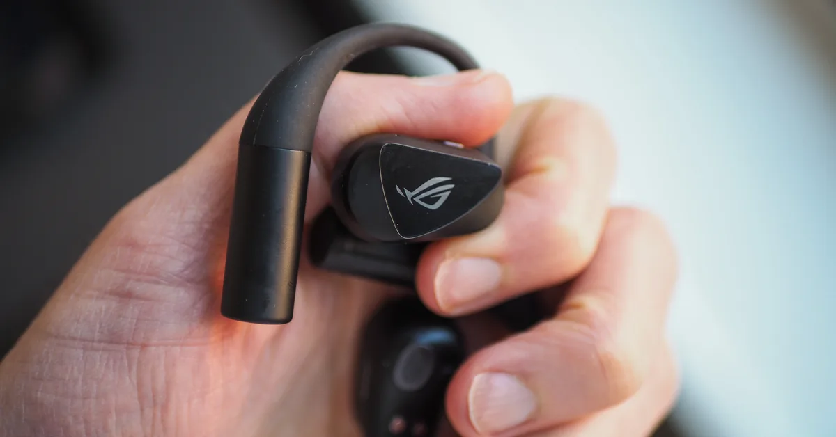 Asus' new open earbuds are a wonderful companion for handheld gaming