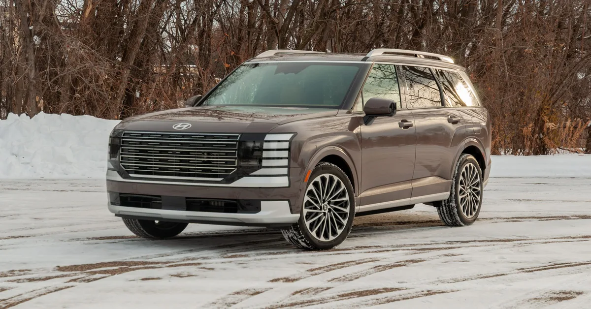 Hyundai Stops Sales and Recalls 68,500 2026 Palisade Models Because the Power Seats Can Crush You
