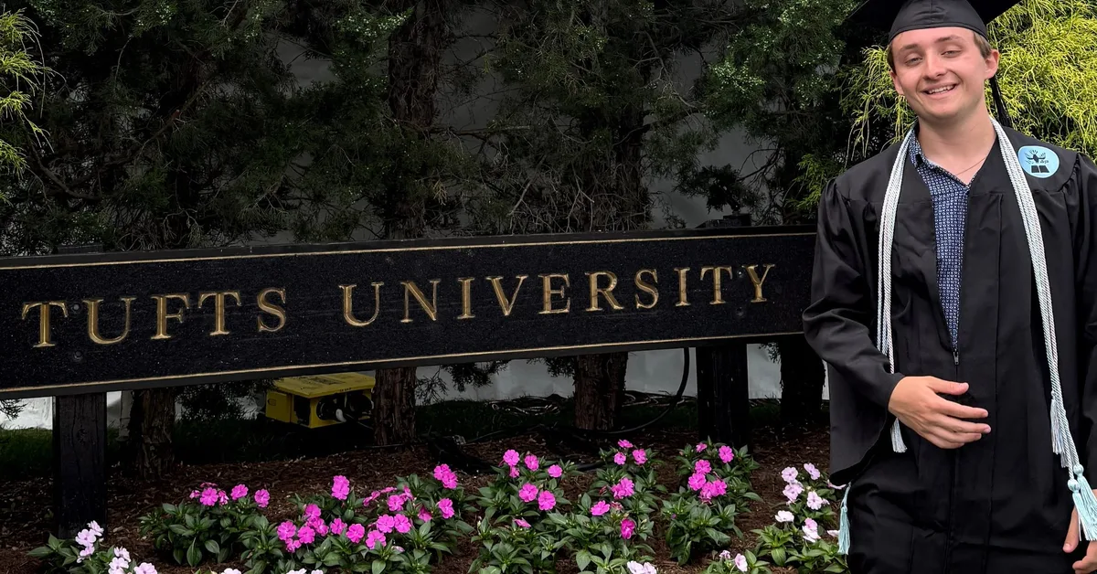 I'm a recent grad who studied history and can't find a job. The AI-driven job market has no place for humanities majors like me.