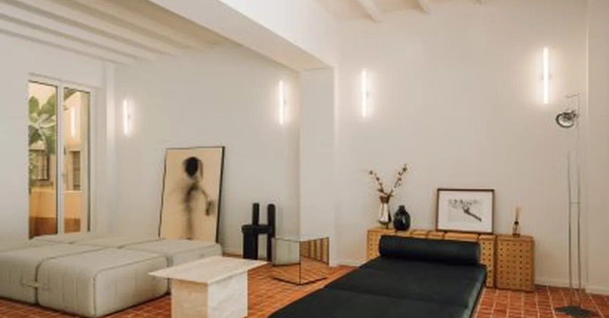 AB+AC Architects uses natural materials and sculptural furniture for House of Green Patios