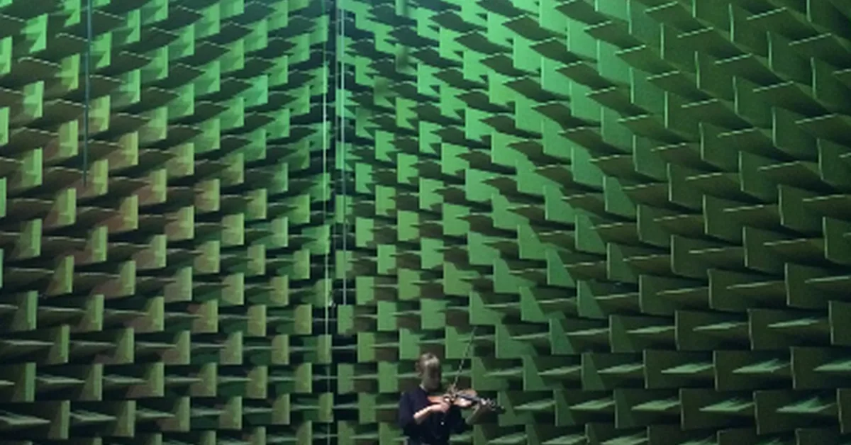 Sound Source Localization for Spatial Mapping of Surgical Actions in Dynamic Scenes