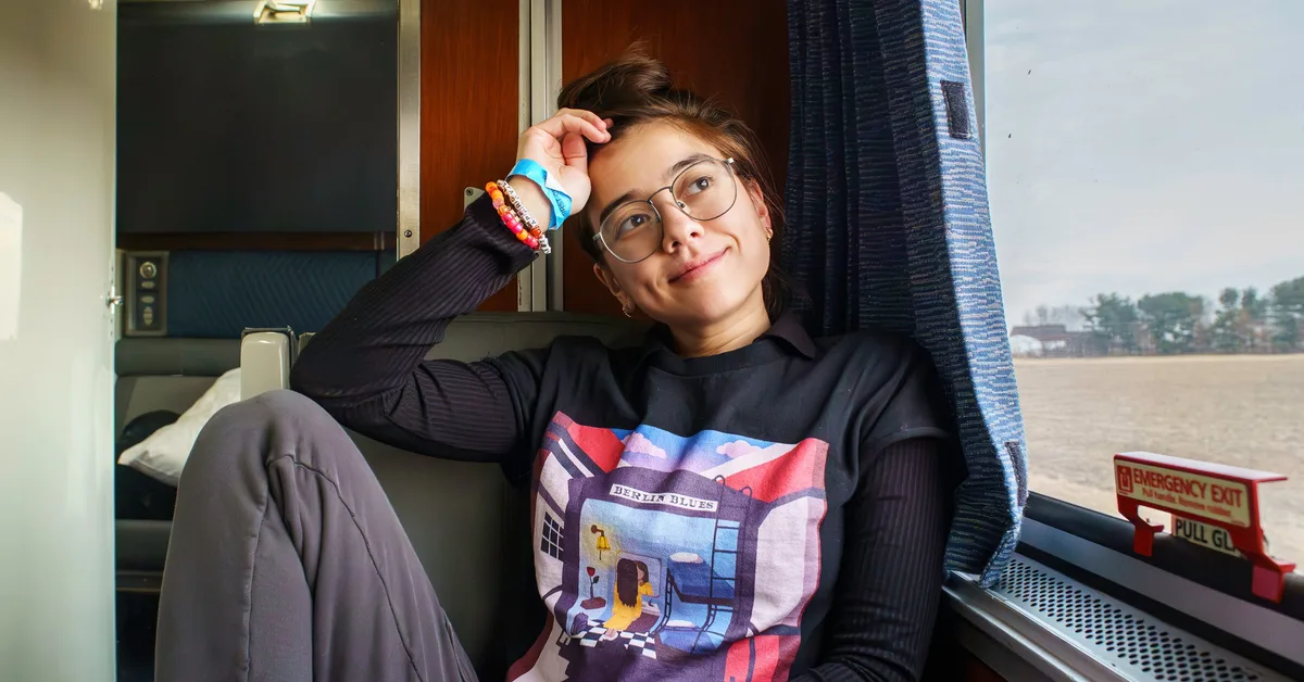 I spent 53 hours on the longest train ride in the US. Here are 10 ways I made the 2-night Amtrak trip more bearable.