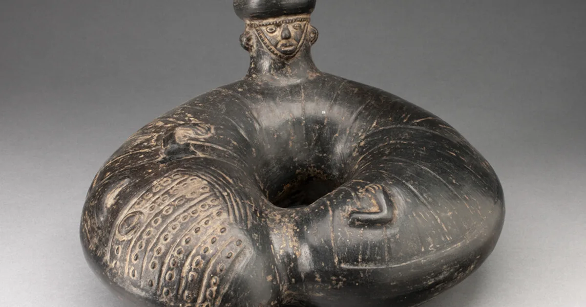 TraceVision: Trajectory-Aware Vision-Language Model for Human-Like Spatial Understanding