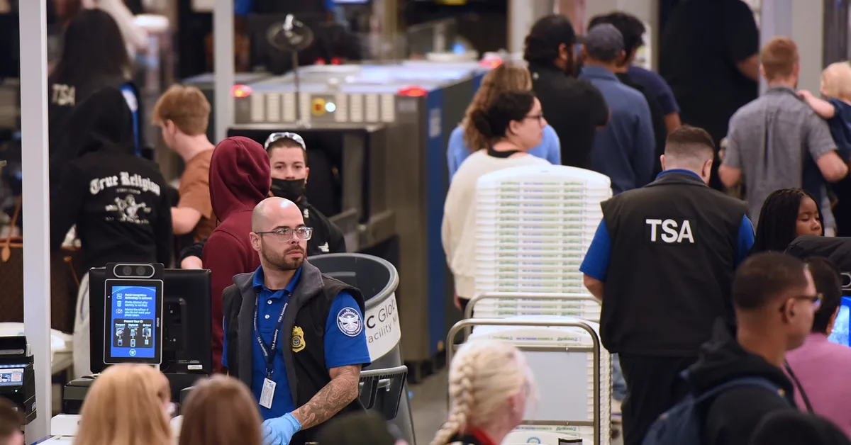 CEOs of America's biggest airlines say $0 TSA paychecks during the government shutdown are 'simply unacceptable'
