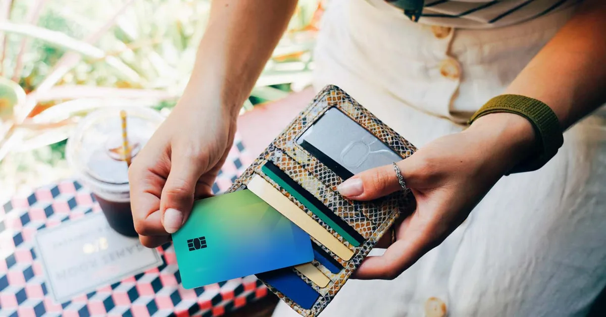 19 cards currently offering welcome bonuses of 100,000 points or more