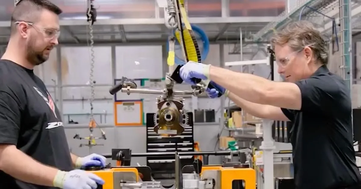 Watch Jeff Gordon Build a Chevy Corvette ZR1X Engine