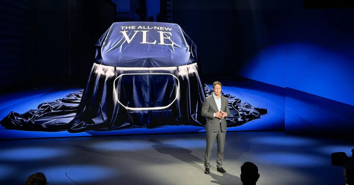 'Wow, What the Hell Is This?' Mercedes CEO Recalls Dealers' First Look at the VLE Van