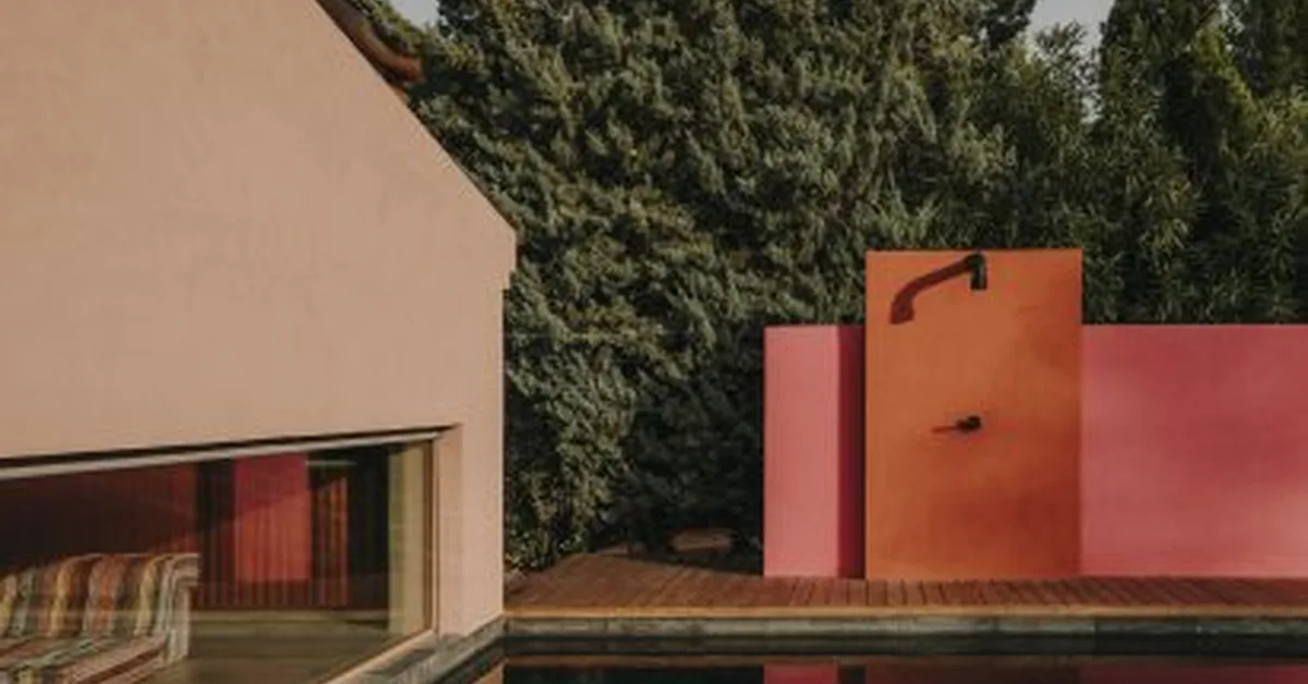 Holzrausch references Luis Barragán in colourful refresh of Mallorcan holiday home
